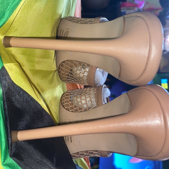 Steve Madden Nude Mules (VENT) - Picture 7 of 11